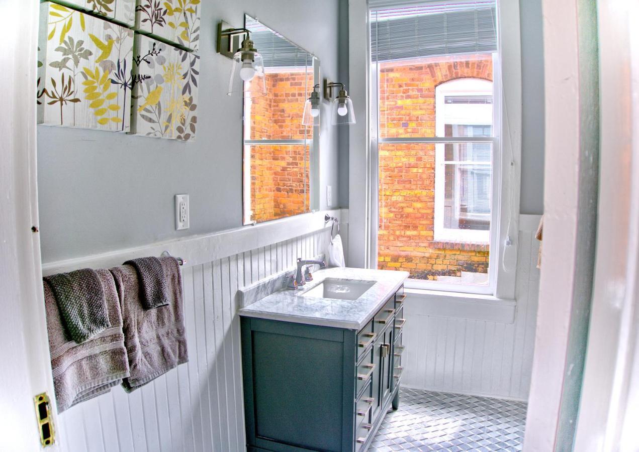 2 Bedroom Newly Renovated Townhome In Historic Savannah Exteriör bild